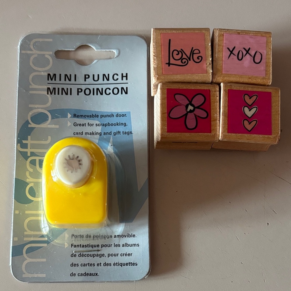 NEW Mini punch and set of 4 stampers